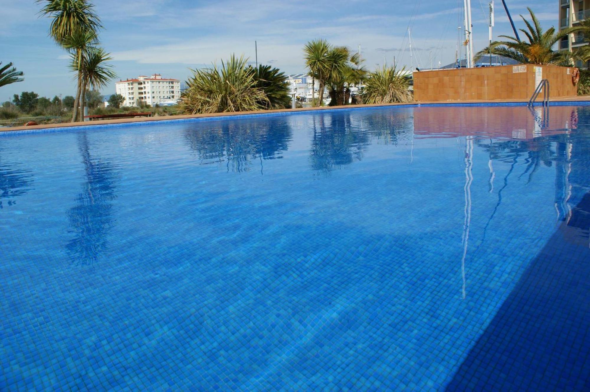 Precioso Piso Con Vista Al Canal Y Piscina En Roses Av-69 Eksteriør billede