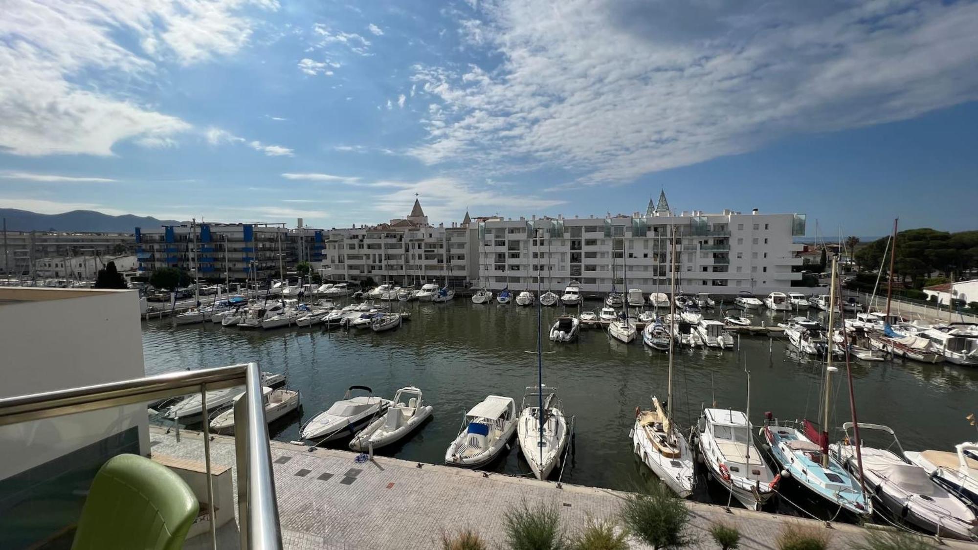 Precioso Piso Con Vista Al Canal Y Piscina En Roses Av-69 Eksteriør billede